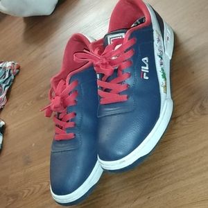 Size 9 custom fila's